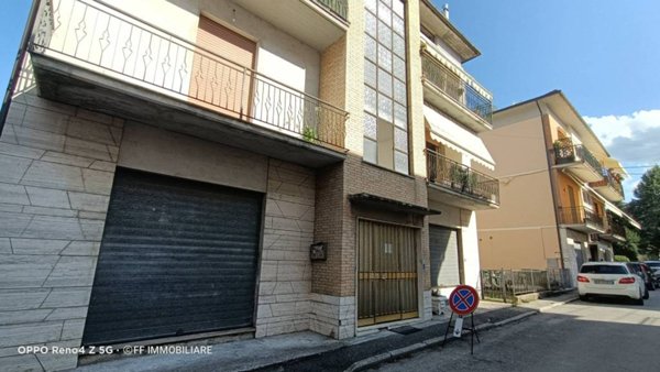 appartamento in vendita a Castelraimondo in zona Collina