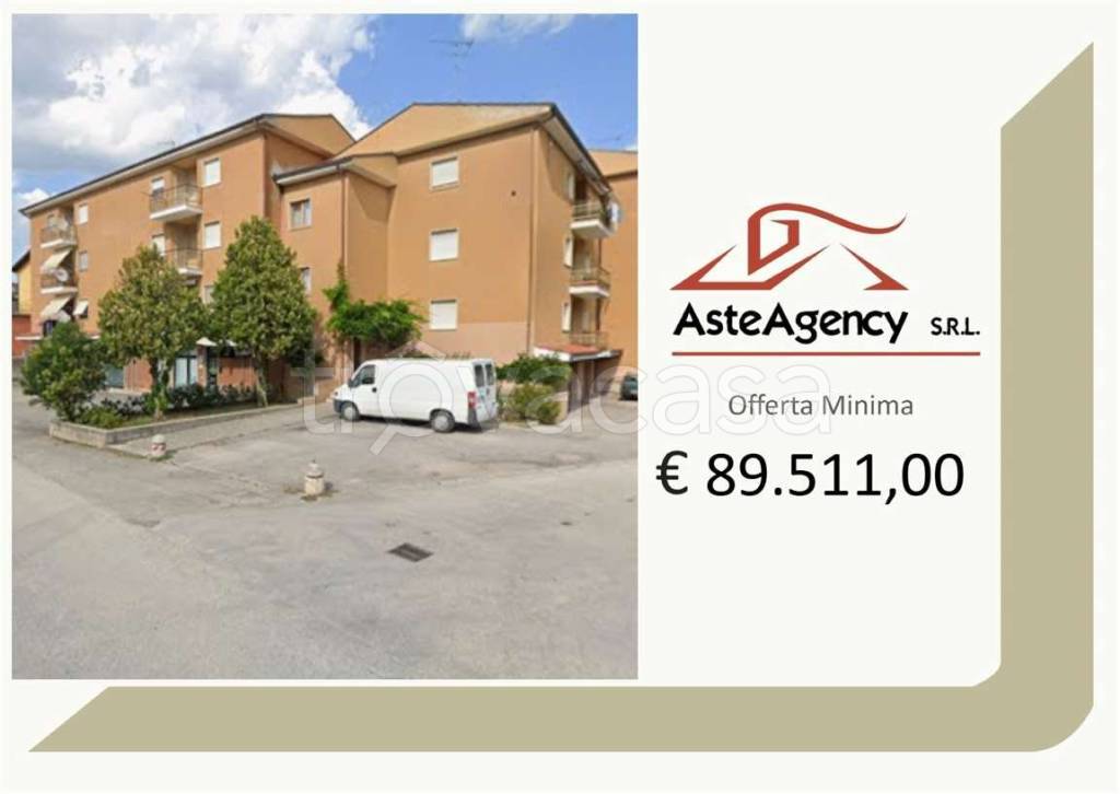 appartamento in vendita a Castelraimondo in zona Collina