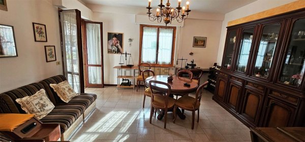 appartamento in vendita a Castelraimondo in zona Collina