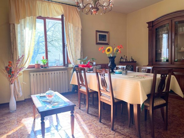 appartamento in vendita a Castelraimondo in zona Collina