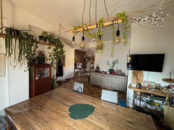 appartamento in vendita a Castelraimondo in zona Collina