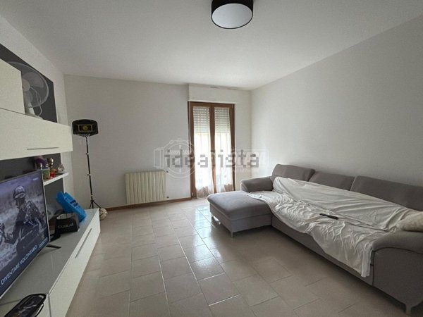 appartamento in vendita a Castelraimondo in zona Collina