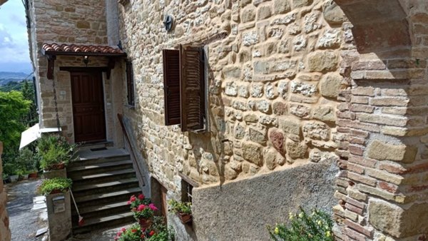 casa semindipendente in vendita a Castelraimondo in zona Crispiero