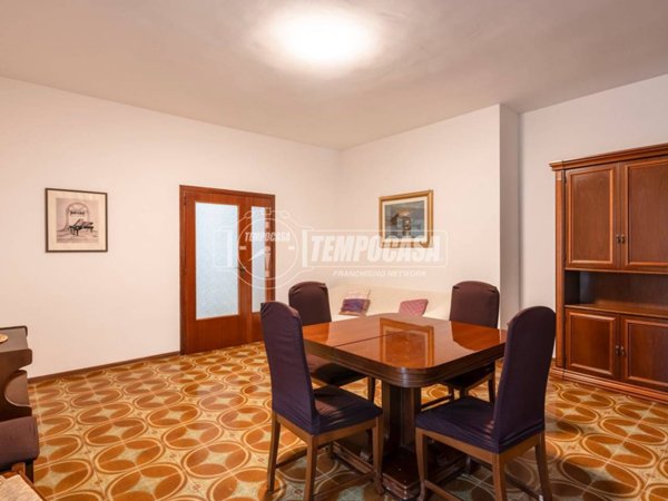 appartamento in vendita a Castelraimondo in zona Collina