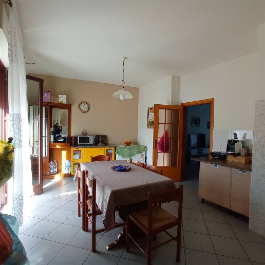 appartamento in vendita a Castelraimondo in zona Collina