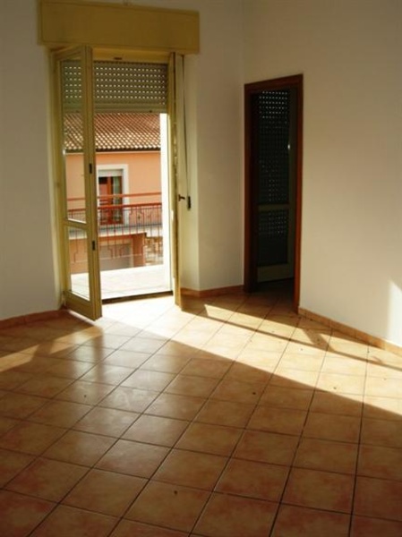 appartamento in vendita a Castelraimondo in zona Collina