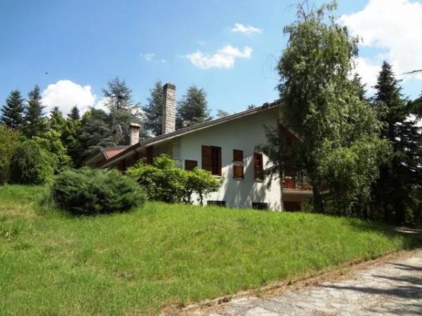 casa indipendente in vendita a Castelraimondo in zona Crispiero