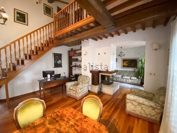 casa indipendente in vendita a Castelraimondo in zona Collina