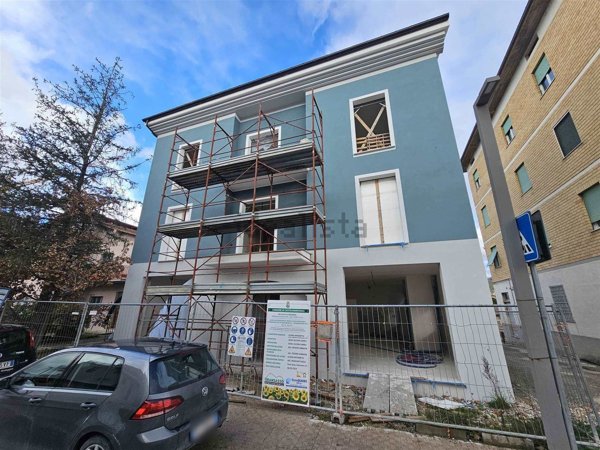 appartamento in vendita a Castelraimondo in zona Collina