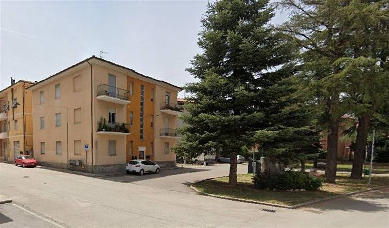 appartamento in vendita a Castelraimondo in zona Collina