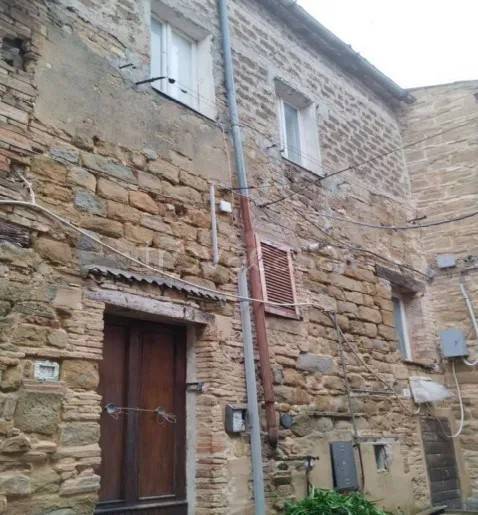 appartamento in vendita a Castelraimondo in zona Crispiero