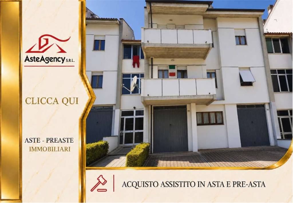 appartamento in vendita a Castelraimondo in zona Collina