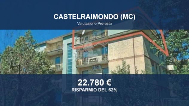 appartamento in vendita a Castelraimondo in zona Collina