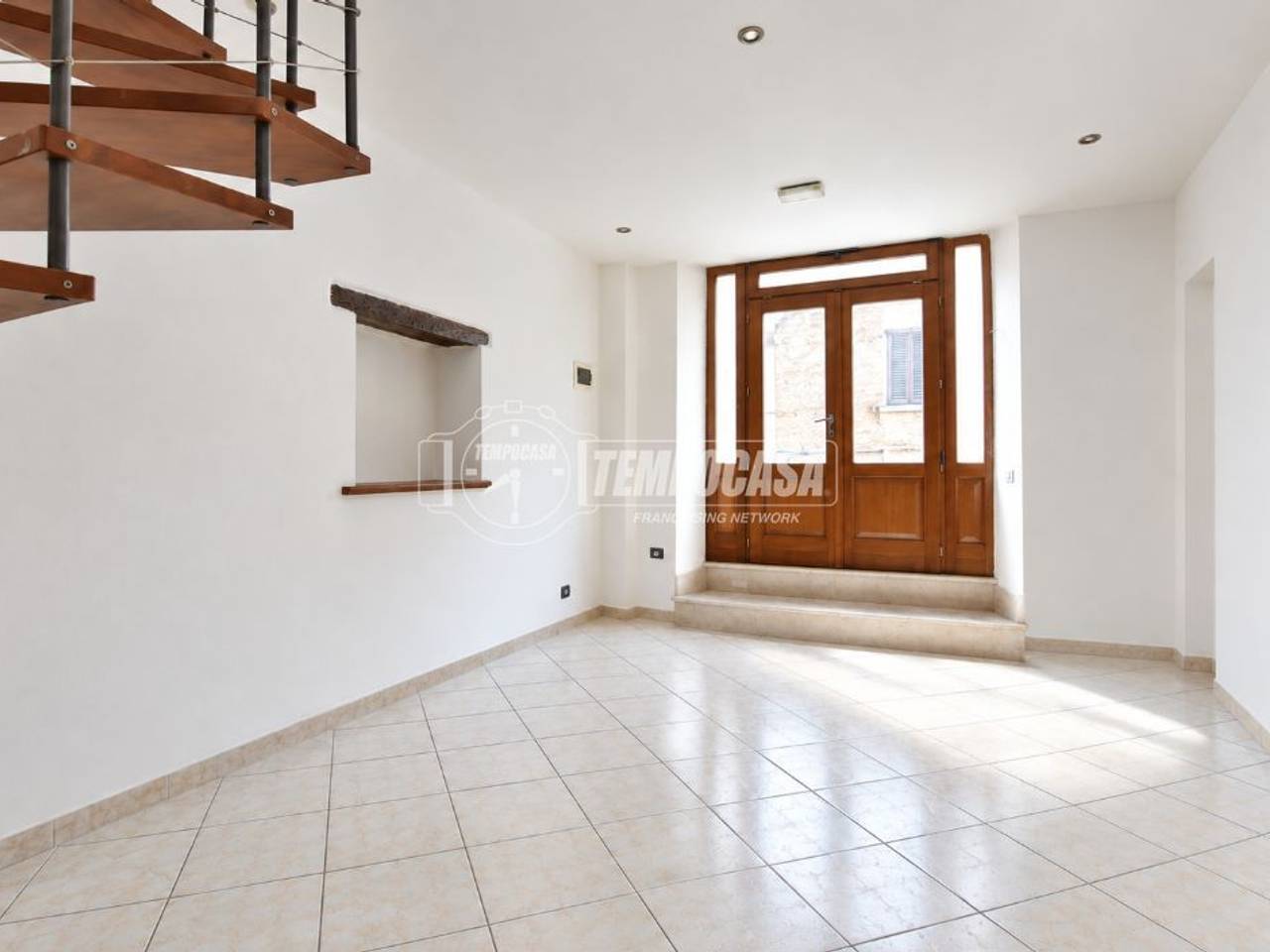 appartamento in vendita a Castelraimondo in zona Collina