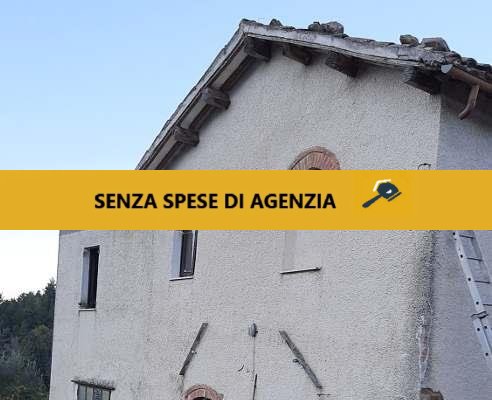 casa indipendente in vendita a Cessapalombo in zona Villa