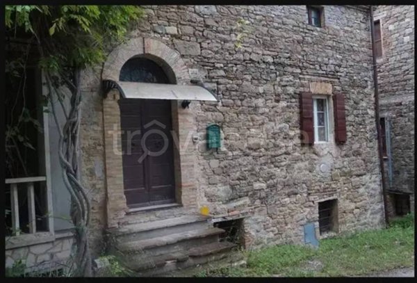 casa indipendente in vendita a Cingoli