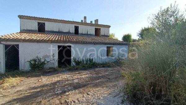 casa indipendente in vendita a Cingoli in zona Strada