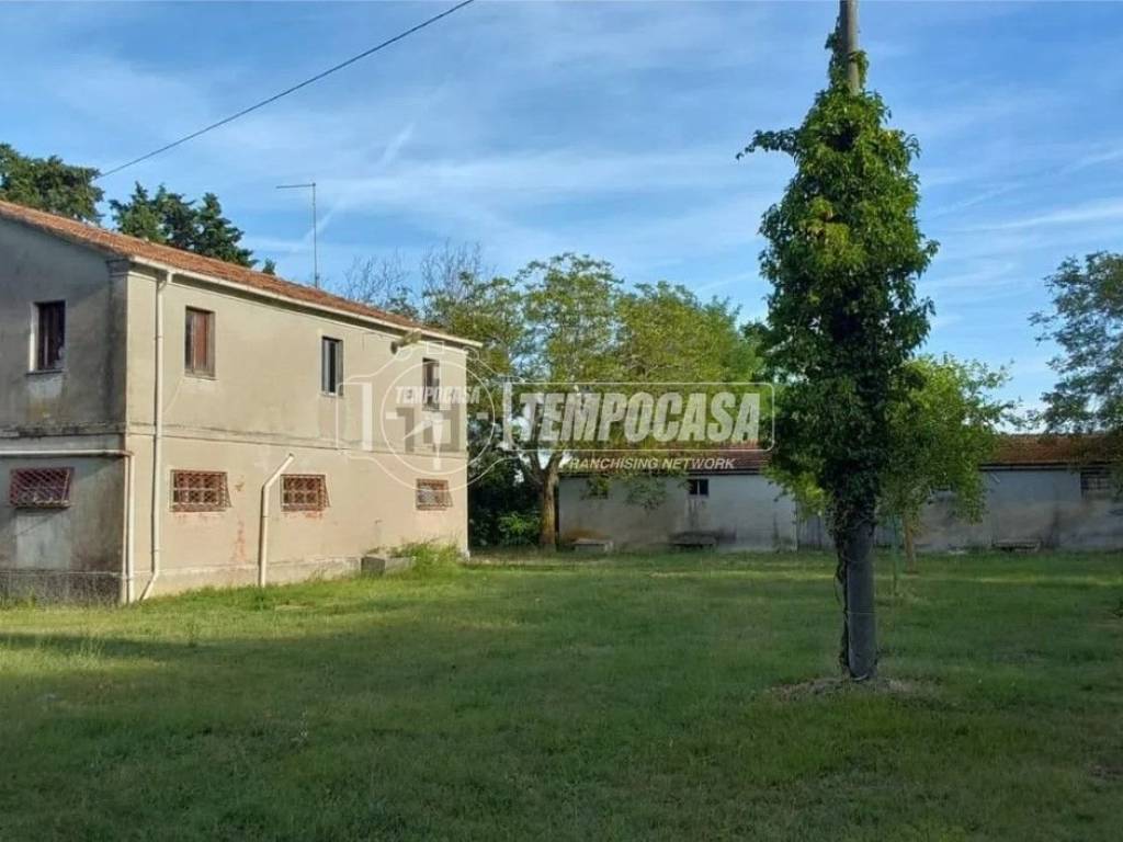 casa indipendente in vendita a Cingoli in zona San Vittore