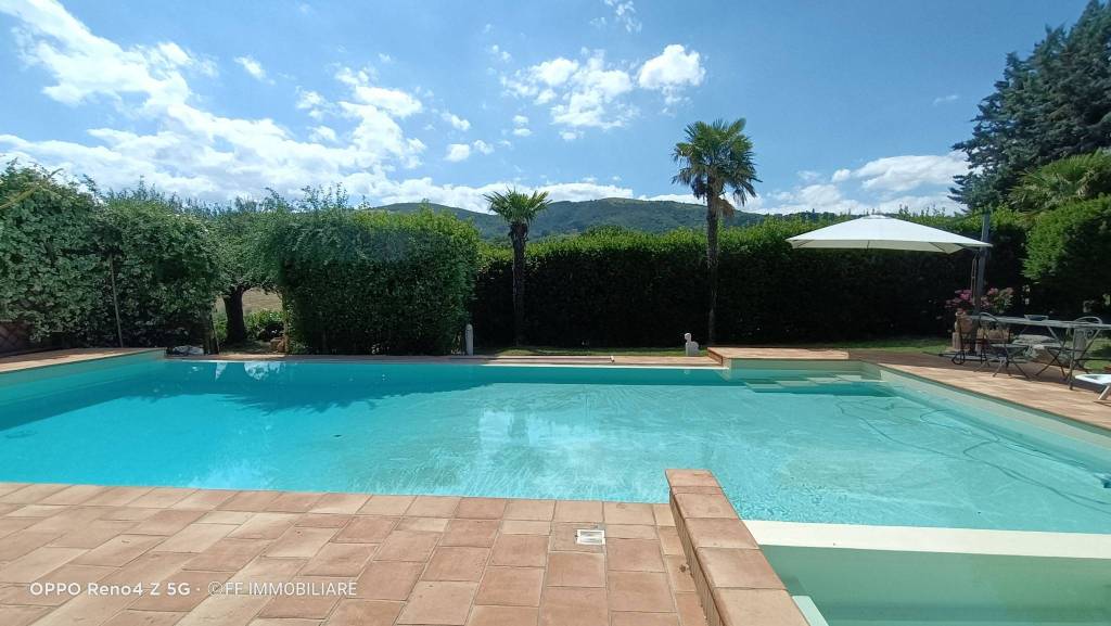 casa indipendente in vendita a Cingoli in zona Avenale