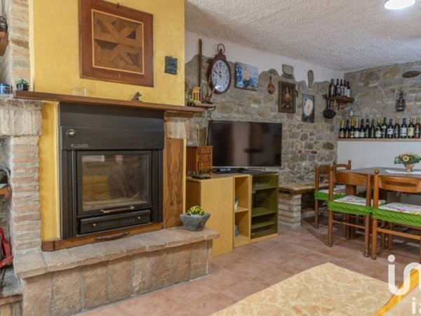casa indipendente in vendita a Cingoli in zona Strada