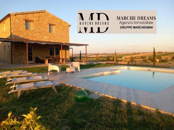 casa indipendente in vendita a Cingoli