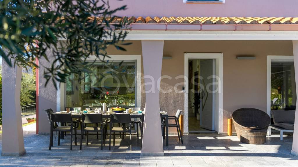 casa indipendente in vendita a Cingoli