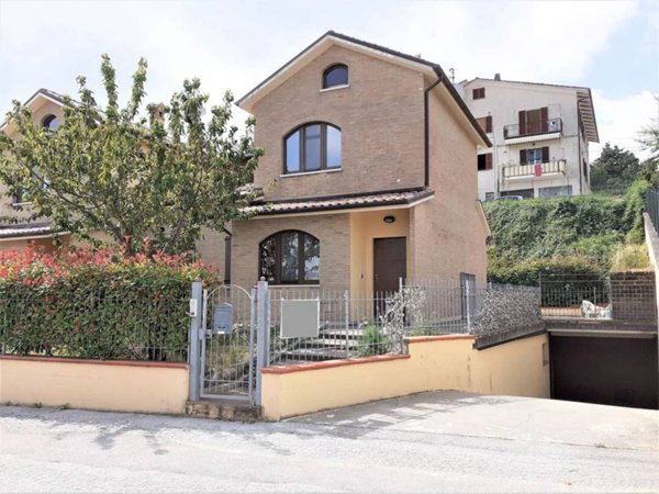 appartamento in vendita a Cingoli in zona Capo di Rio