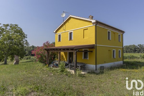 casa indipendente in vendita a Cingoli