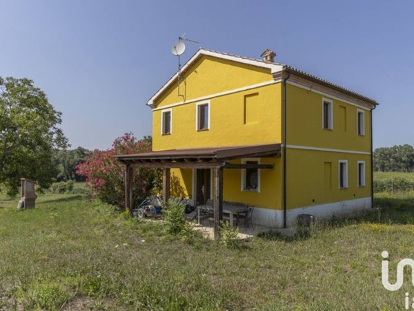 casa indipendente in vendita a Cingoli