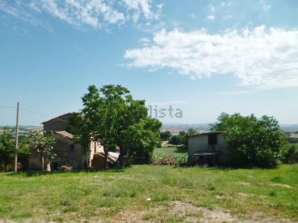 casale in vendita a Cingoli in zona Strada