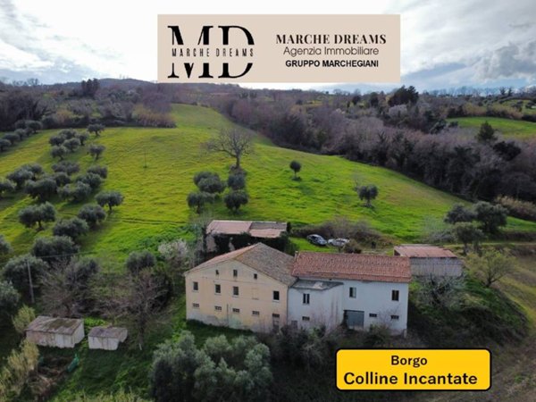 casa indipendente in vendita a Cingoli in zona Strada
