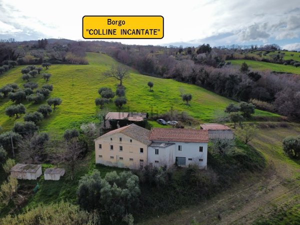 casale in vendita a Cingoli