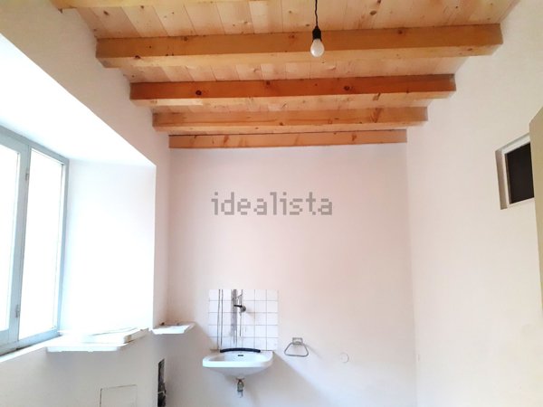 casa indipendente in vendita a Cingoli