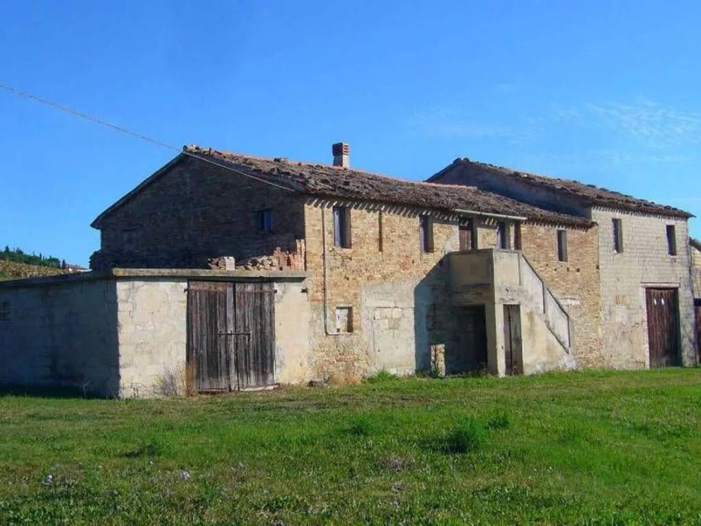 casa indipendente in vendita a Cingoli