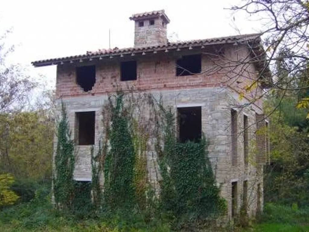 casa indipendente in vendita a Cingoli