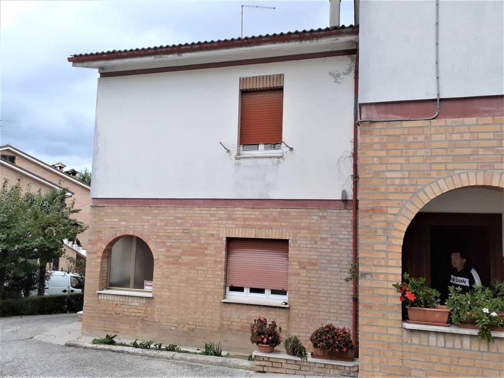 appartamento in vendita a Cingoli in zona Strada