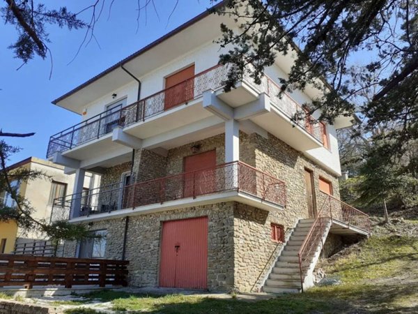 appartamento in vendita a Cingoli in zona Capo di Rio