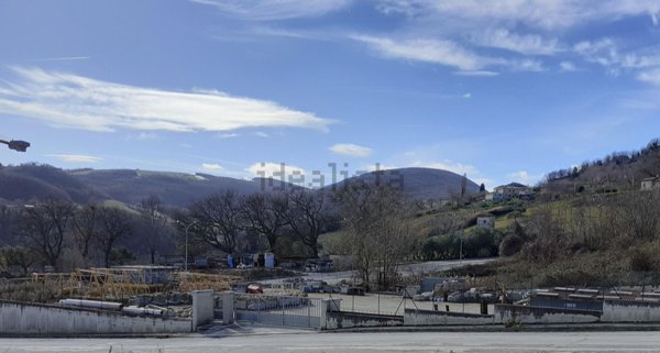 terreno edificabile in vendita a Cingoli
