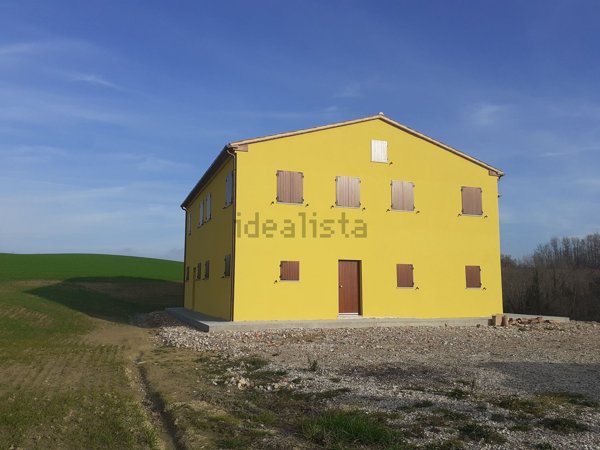 casa indipendente in vendita a Cingoli