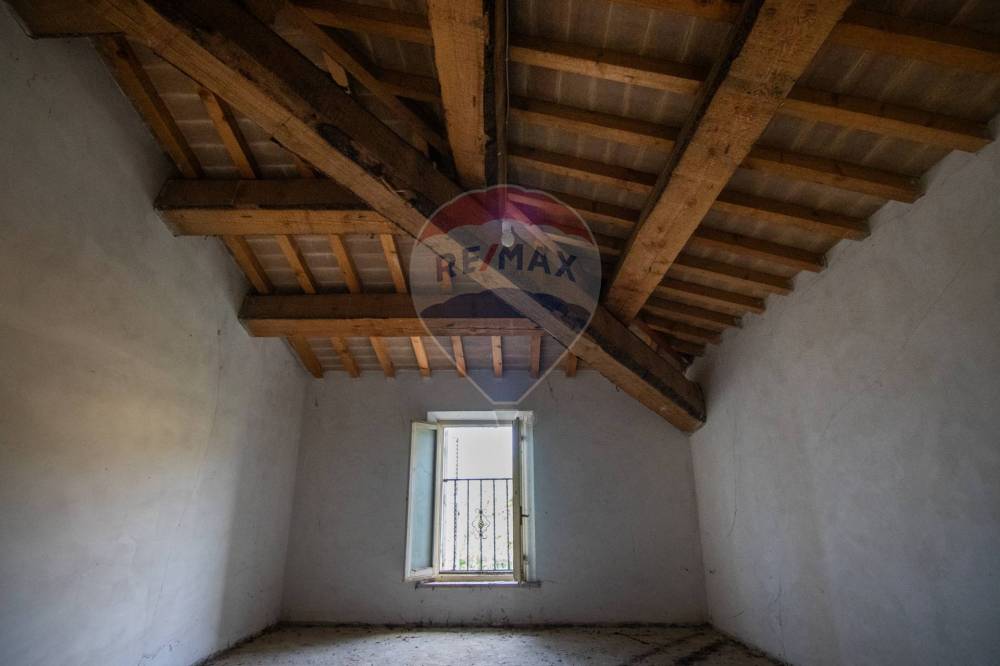 casa indipendente in vendita a Cingoli