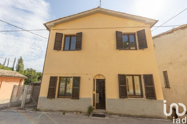 casa indipendente in vendita a Cingoli in zona Capo di Rio