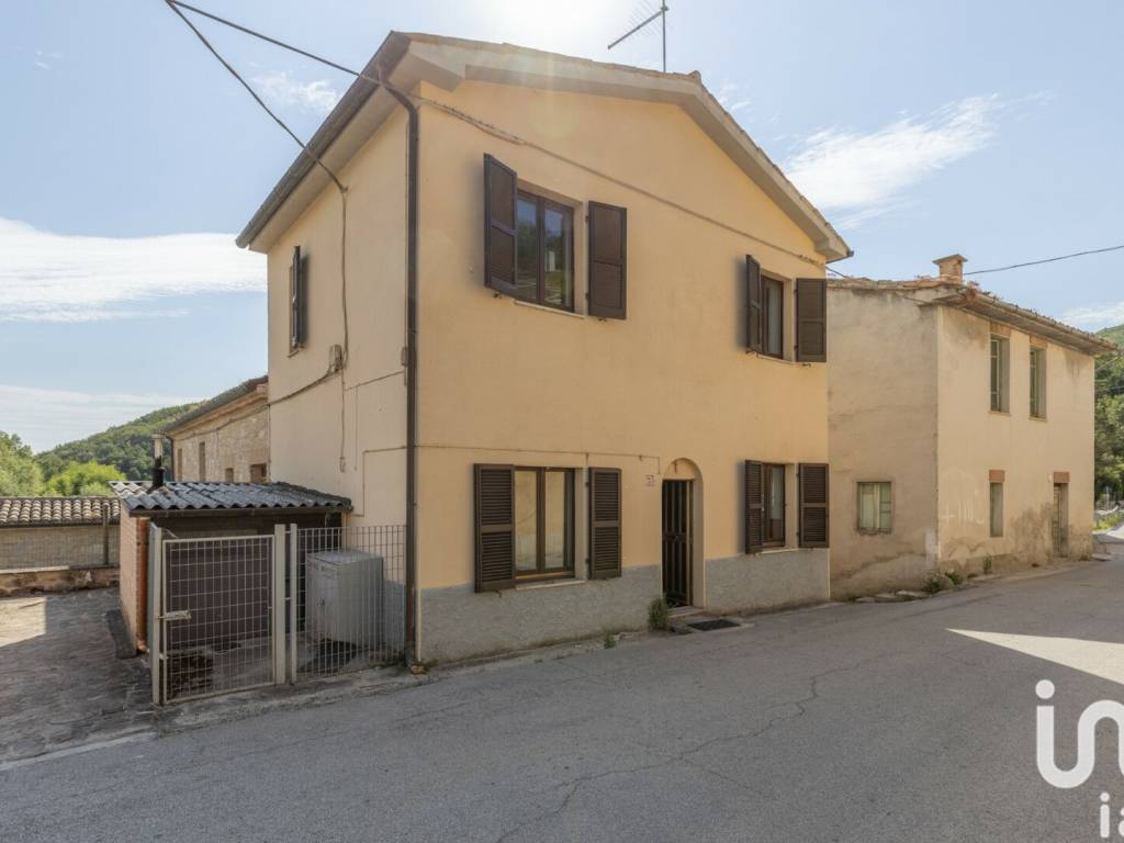 casa indipendente in vendita a Cingoli in zona Capo di Rio