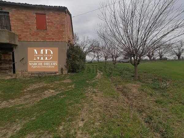 casale in vendita a Cingoli