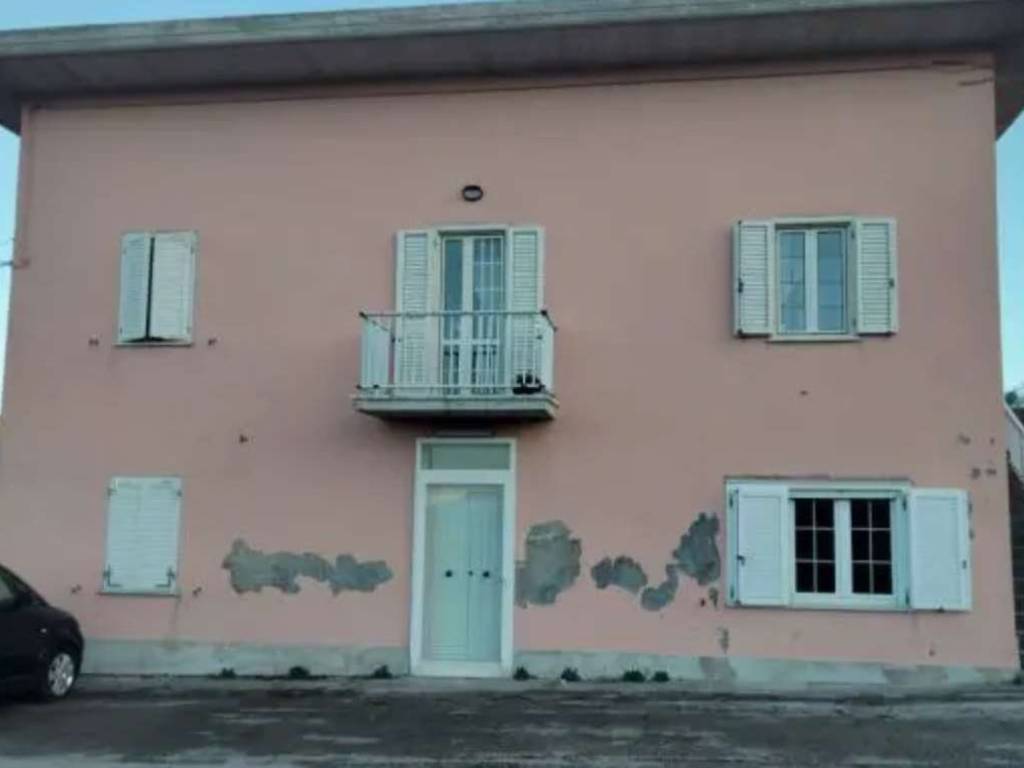 appartamento in vendita a Cingoli in zona Moscosi