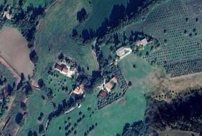 casa indipendente in vendita a Cingoli