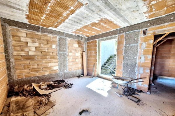 casa indipendente in vendita a Cingoli