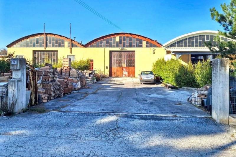 ufficio in vendita a Cingoli in zona Troviggiano