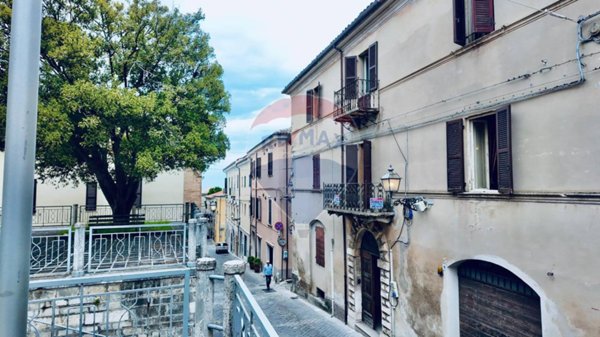 casa indipendente in vendita a Cingoli