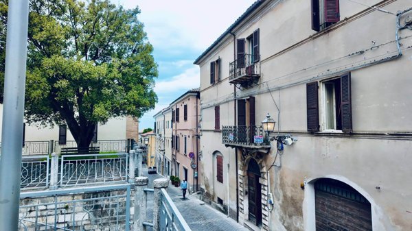casa indipendente in vendita a Cingoli