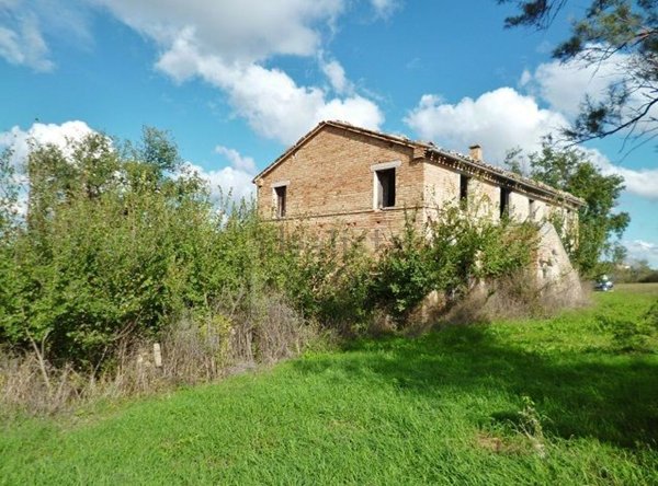 casa indipendente in vendita a Cingoli